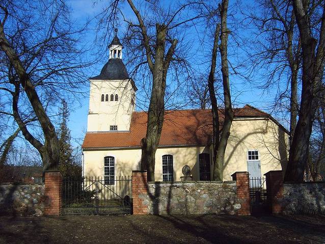 File:Zichtau Kirche.JPG